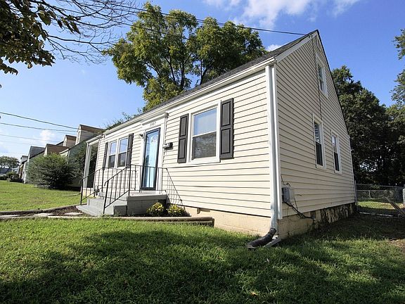2nd image of 3907 Peyton Ave