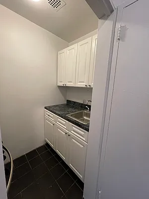 Rented by Urban Real Estate Inc | media 20