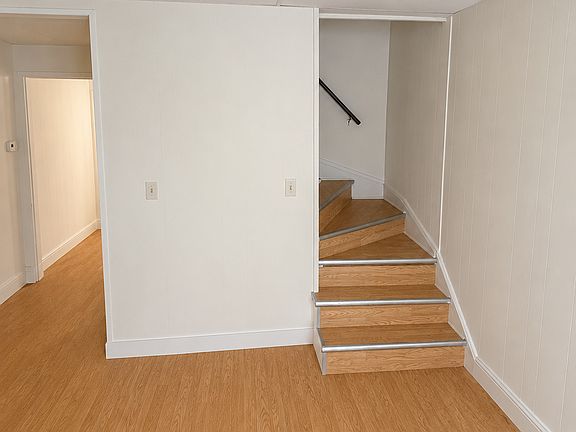 3rd image of 2309 East Ave