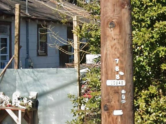 3rd image of 131 Green Swamp Rd