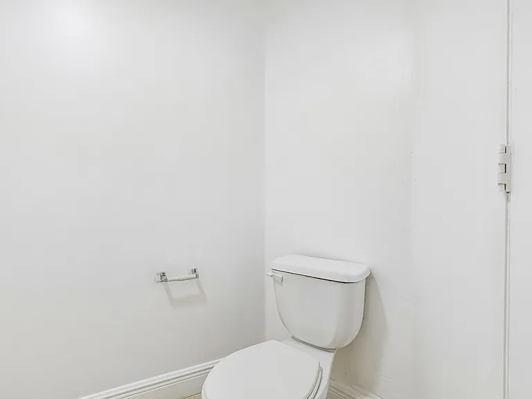 The Oaks Condominium — Photo 15