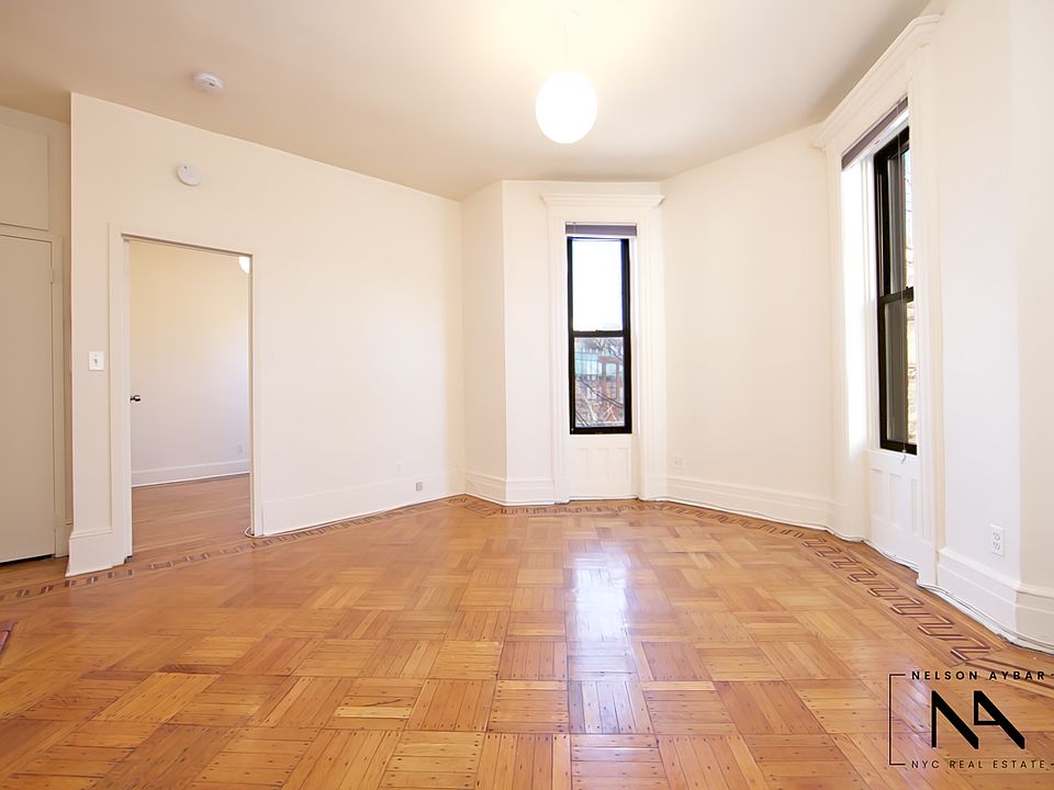 2nd image of 633 10th St APT 4