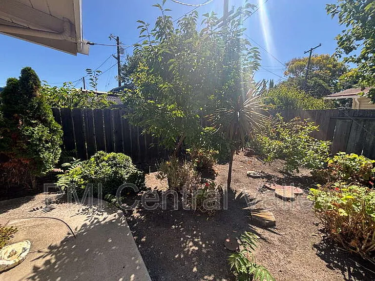 944 Bridgewood Way — Photo 43
