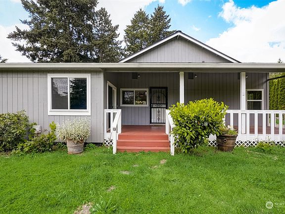 4th image of 4010 NE 143rd Avenue
