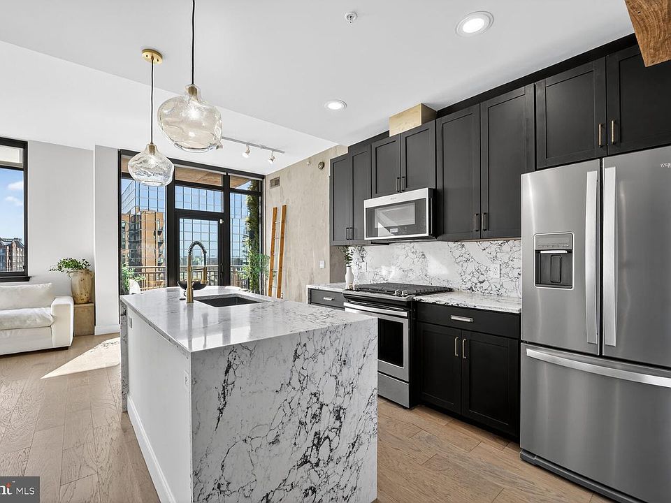 1st image of 2000 Clarendon Blvd Unit 1107