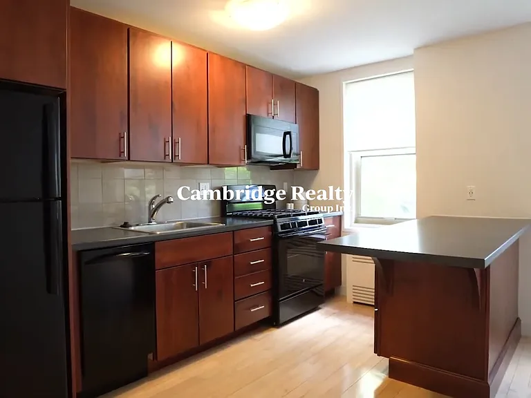 11 Camelot Ct #3T — Photo 1