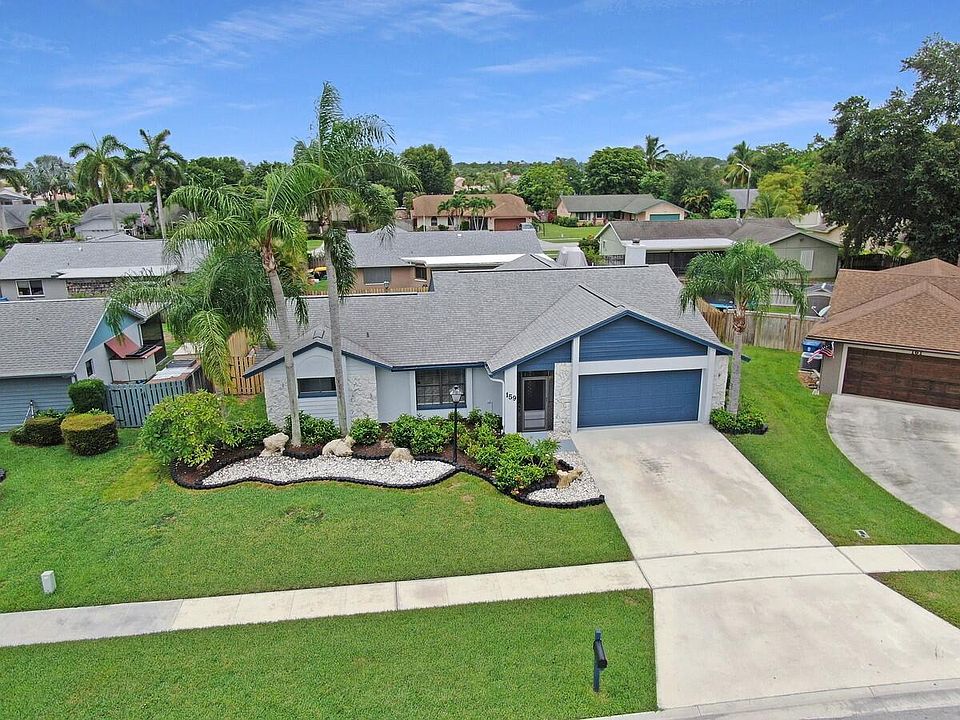 1st image of 159 Parkwood Dr