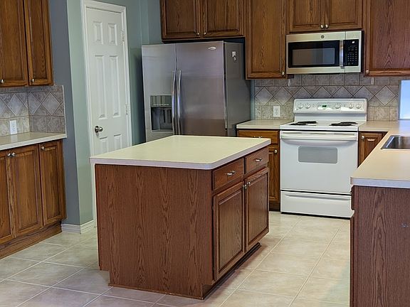 7413 Danbridge Kitchen 2_07062022