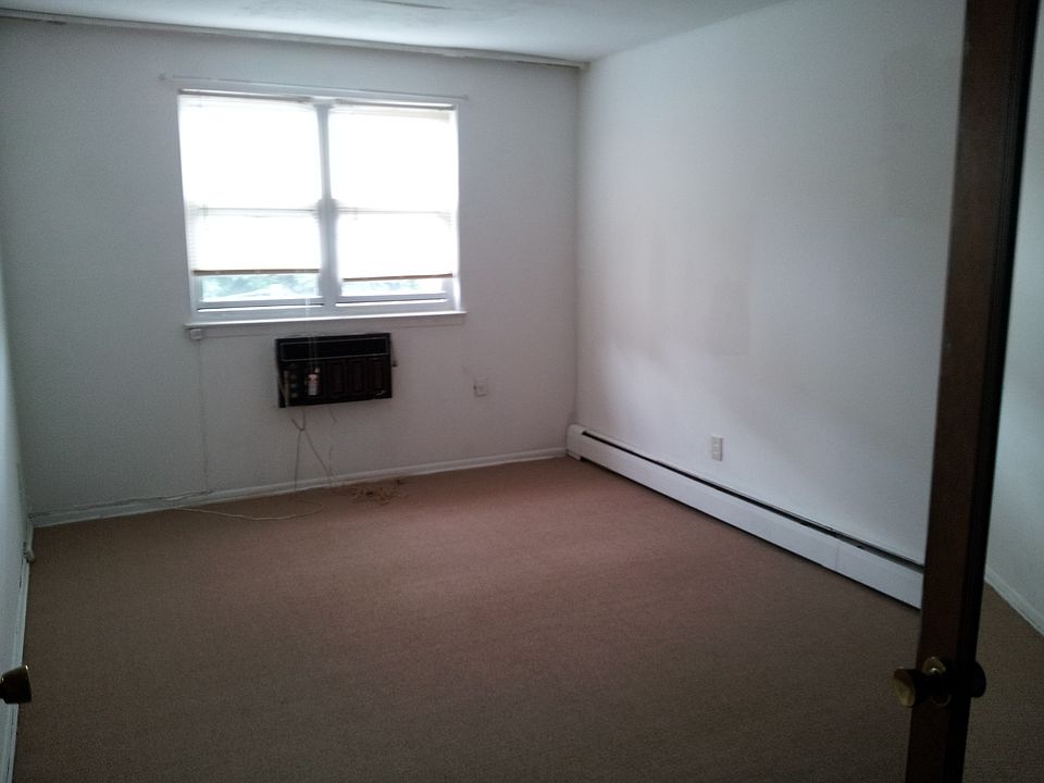 1st image of 9424 57th Ave