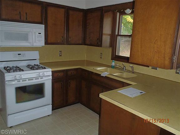 5th image of 4693 Cranwood Ave SW