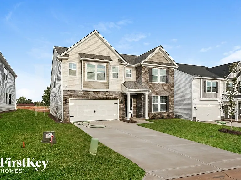 513 Hillpark Ln — Photo 2