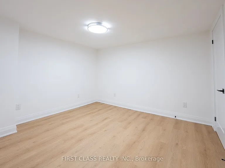 544 Whites Hill Ave #BASEMENT — Photo 9