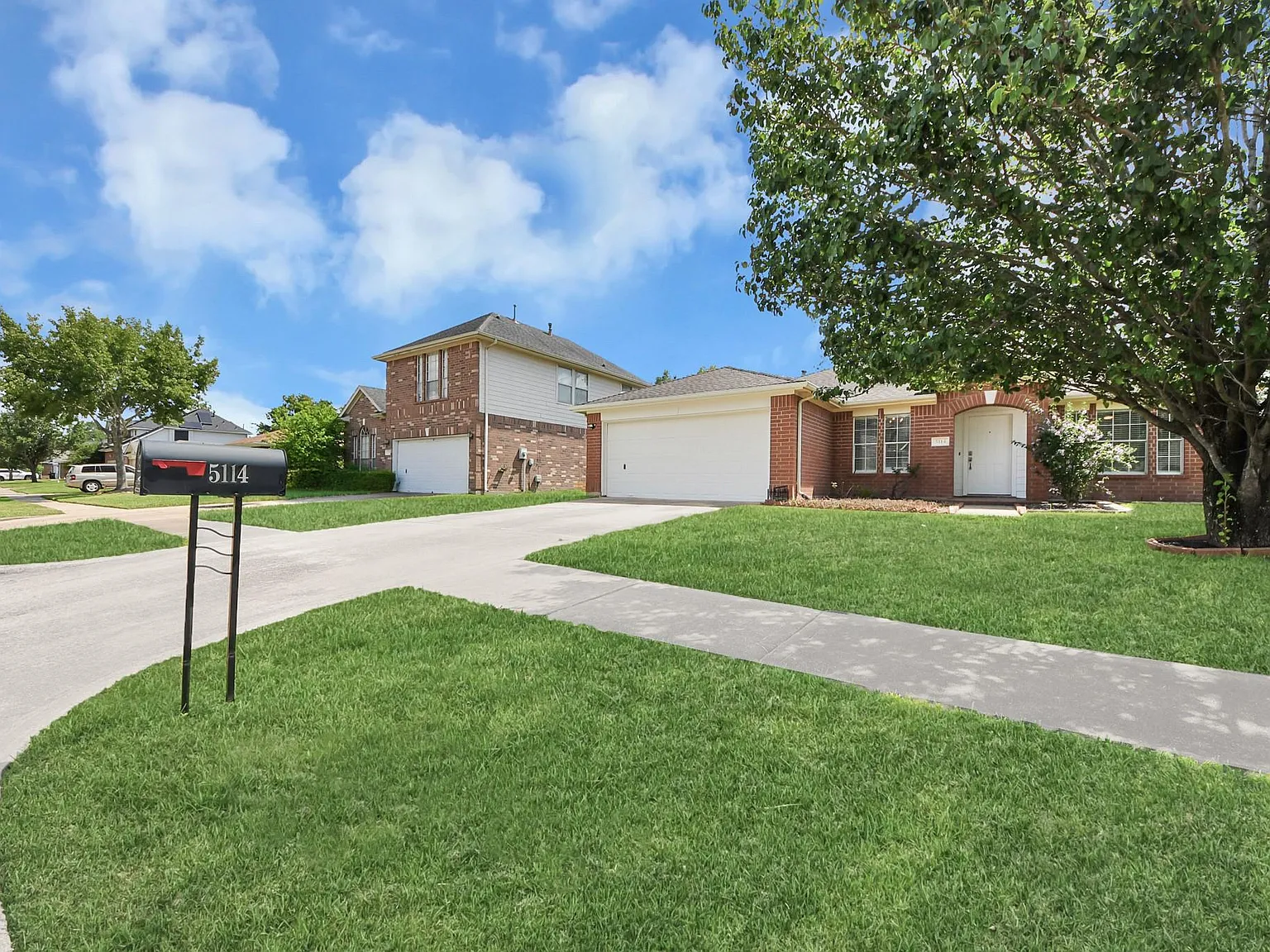 3 bed, 2.0 bath, 1550 sqft, $2,050 — Photo 3