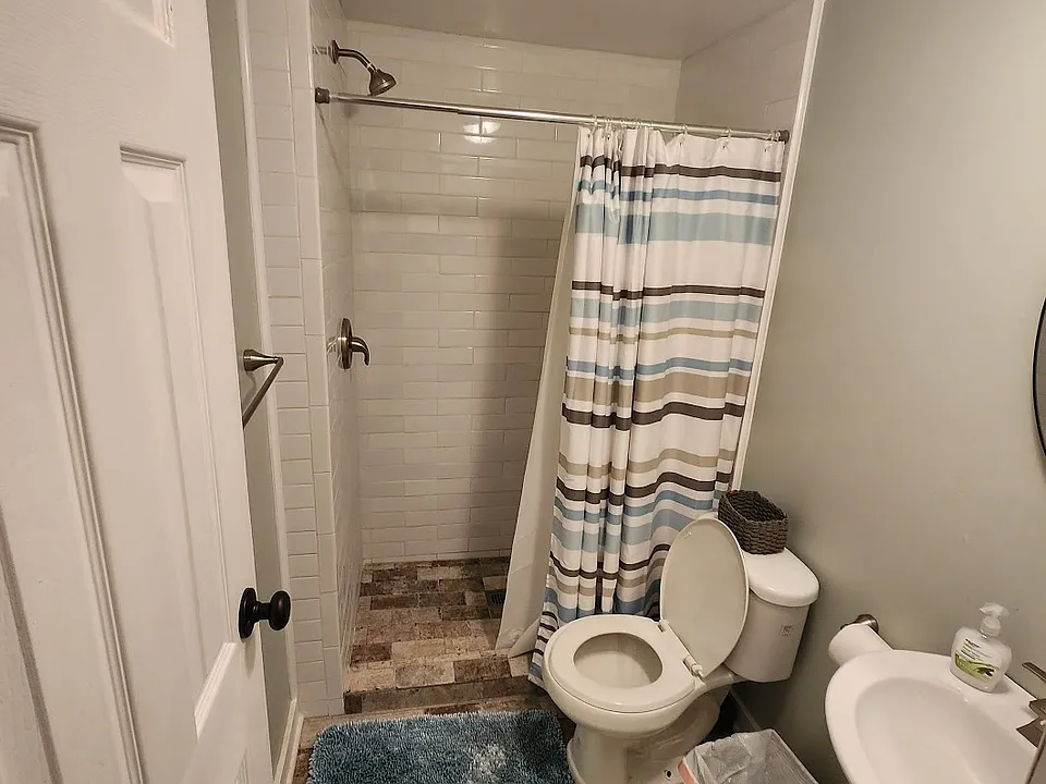 234 Camelot Dr