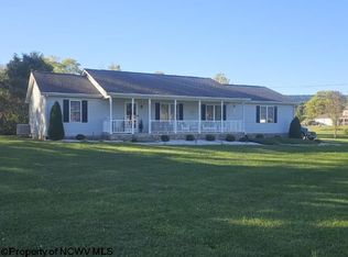 33 Trellis Dr, Gerrardstown, WV 25420