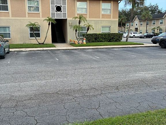 2nd image of 9805 Swaps Ln APT 7