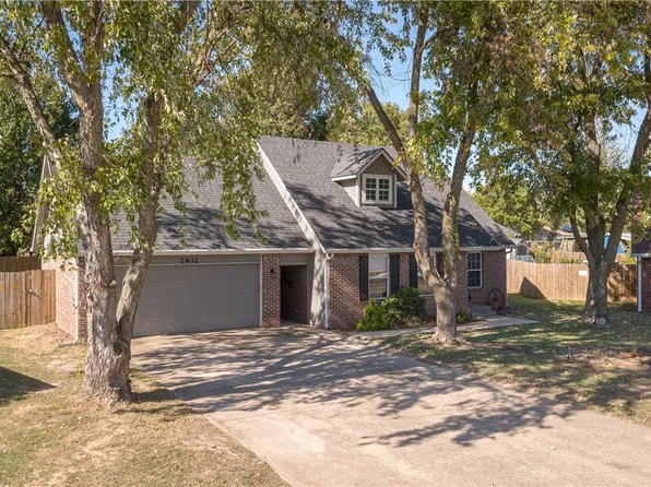 2902 Levi Ln, Bentonville, AR 72712