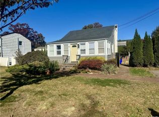 19 Brevoort Pl, Deer Park, NY 11729