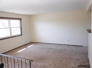 409 N 30th St, Ashland, NE 68003