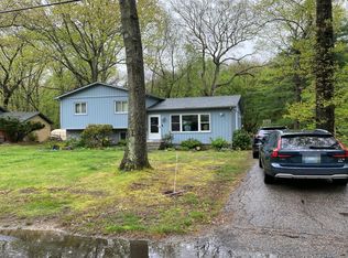 5 Bow Run, Saunderstown, RI 02874