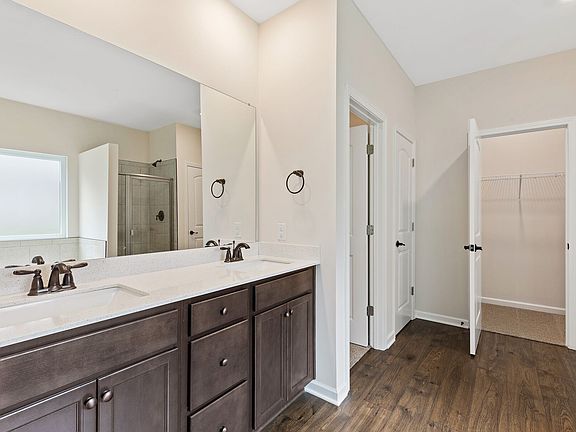 5th image of 572 Fredericksburg Dr Lot 26