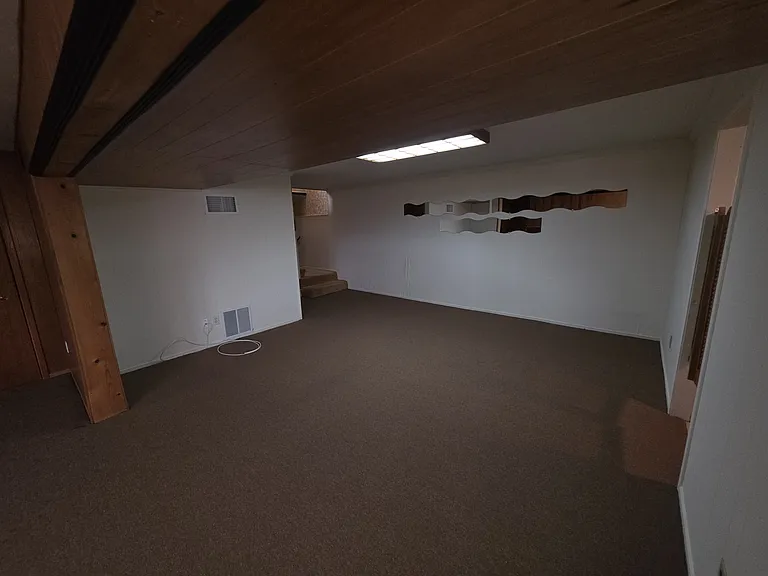 1744 Wesley Ave — Photo 29