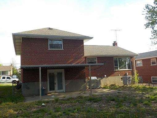 2nd image of 5465 Childs Ave