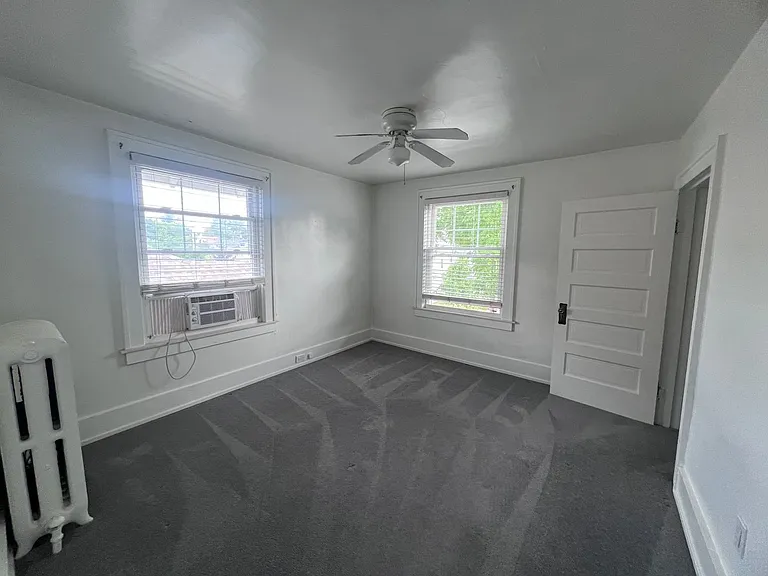 748 Crescent St NE — Photo 25