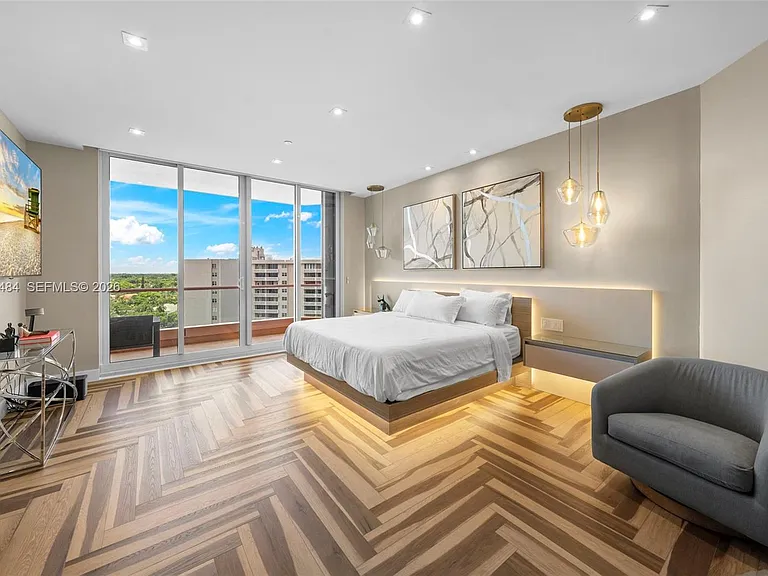 60 Edgewater Dr #11F — Photo 11