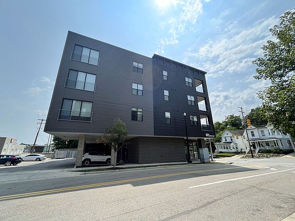 4th image of 601 Michigan St NE APT 306