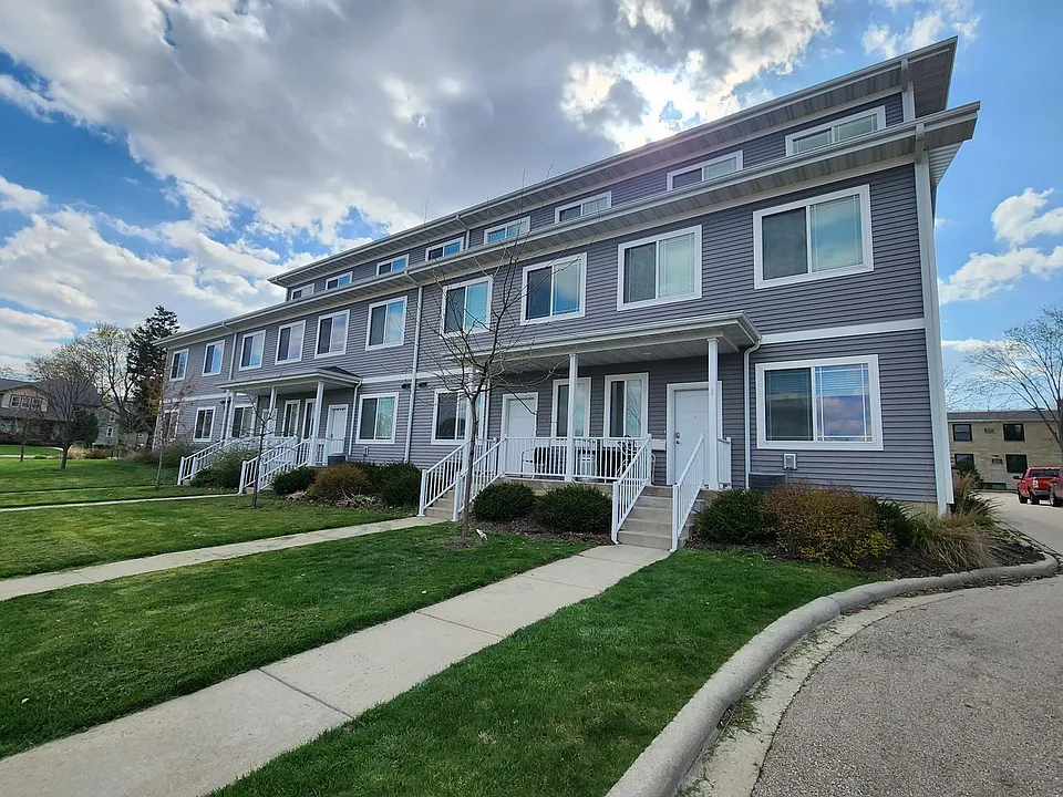 122 N Prince St #4