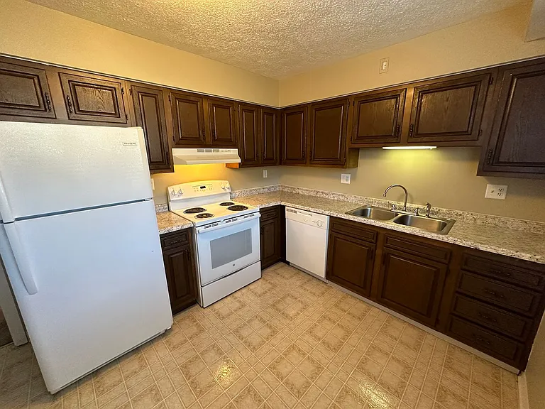 483-491 Lovers Lane; Country Clb #4401-4409-4516 — Photo 5