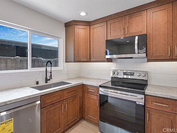 4th image of 229 Springview