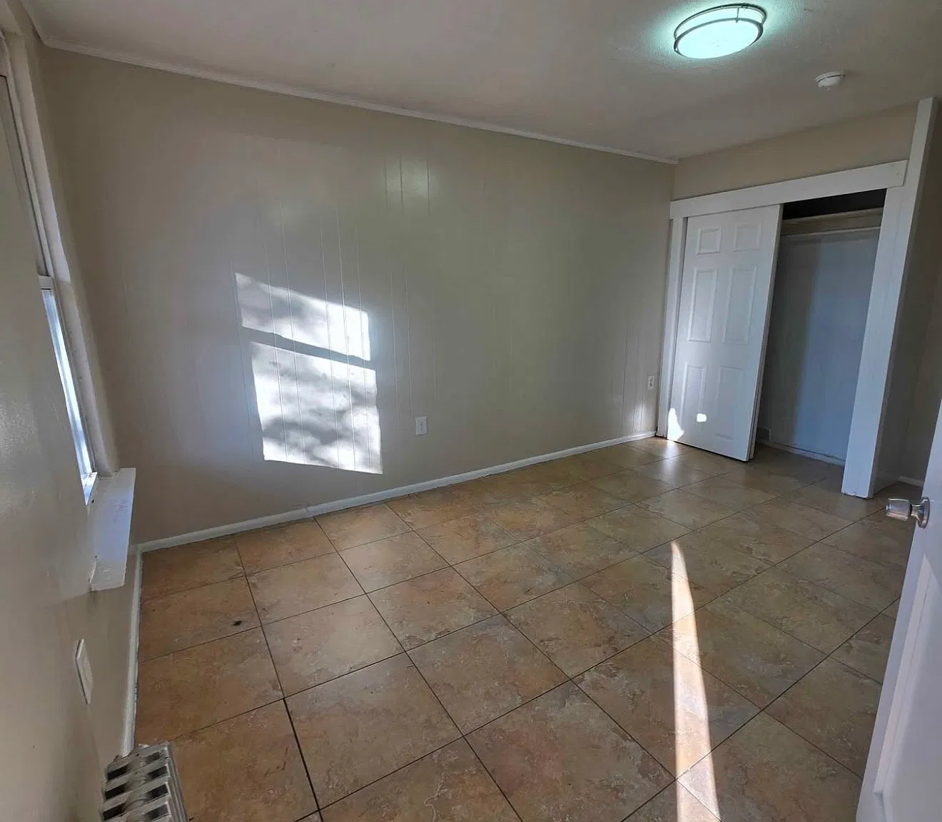 3 bed, 1200 sqft, $3,000 — Photo 3