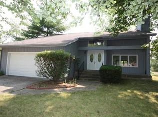 825 Luse Dr, Columbus, IN 47201