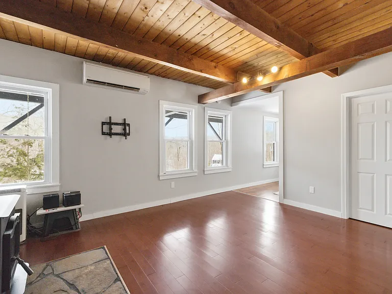 Hilltop Dr — Photo 13