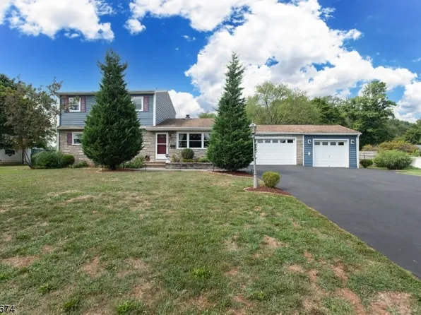 100 Meadowbrook Dr, Hillsborough Twp., NJ 08844