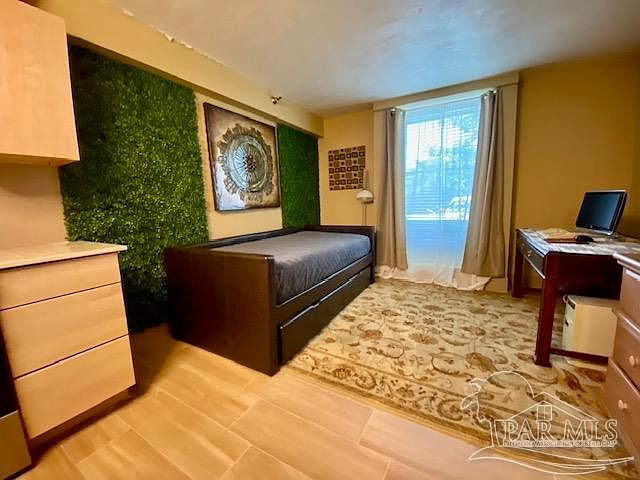 1st image of 224 E Garden St APT 151