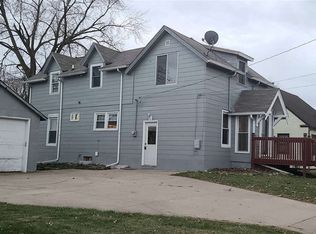 507 4th St NW, Independence, IA 50644