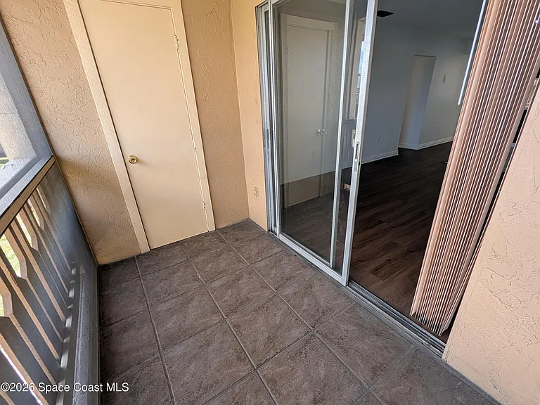 217 Bristol Ln — Photo 6