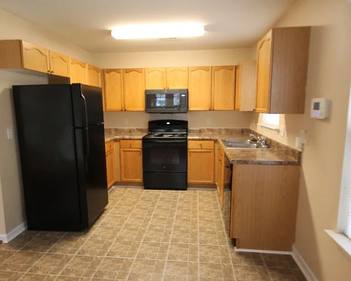 1281 Spring View Ct — Photo 8