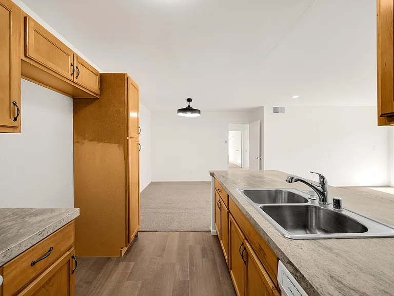 2521 W Sunflower Ave #R8 — Photo 6