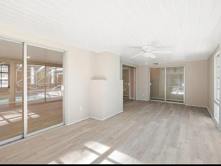 835 Royal Palm Pl — Photo 9