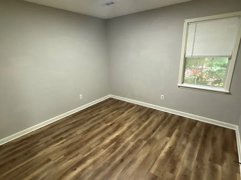 330 Main St #10 — Photo 12