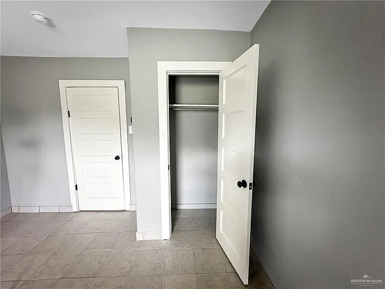 322 E Esplanada St W — Photo 9