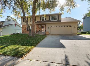 7214 Wilton Dr NE, Cedar Rapids, IA 52402