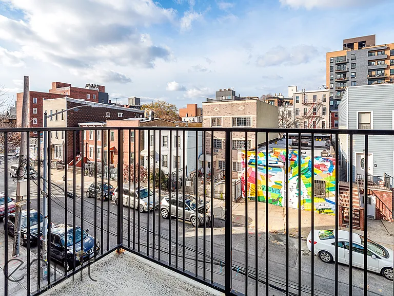 100 Suydam St #3L — Photo 9