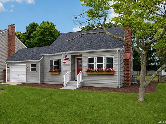 2nd image of 54 N Ocean Avenue