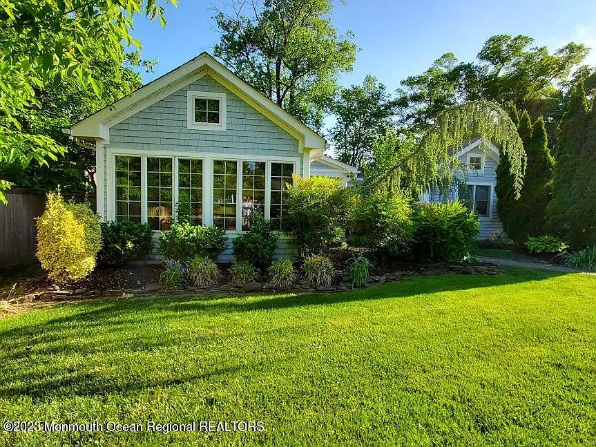 3 bed, 1556 sqft, $4,750 — Photo 1