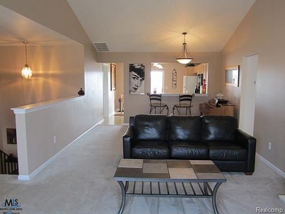 3rd image of 51858 Adler Park Dr E